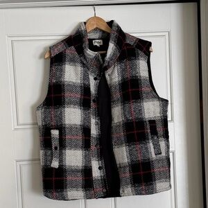 FOR YOU ALWAYS PLAID PUFFER VEST- BLACK & RED